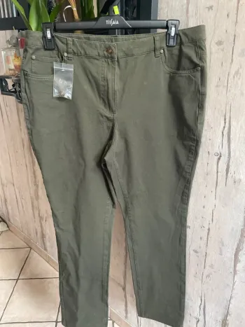 Superbe pantalon neuf en 46 de marque Blanche Porte taille haute