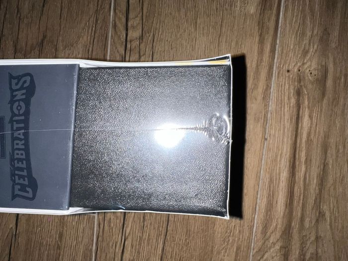 Etb Pokémon célébrations 25 ans avec acrylique - photo numéro 6