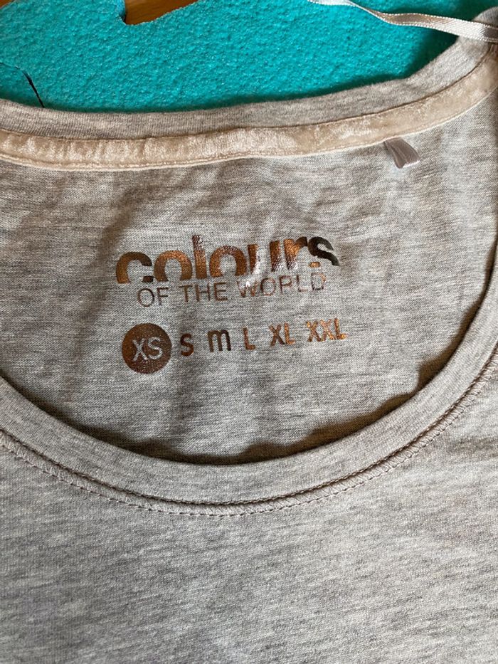 T-shirt « Awesome » Colours of the World Taille XS - photo numéro 2