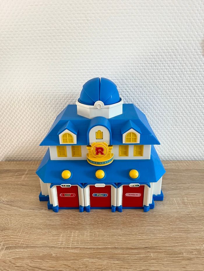 Quartier général Robocar Poli 🌸