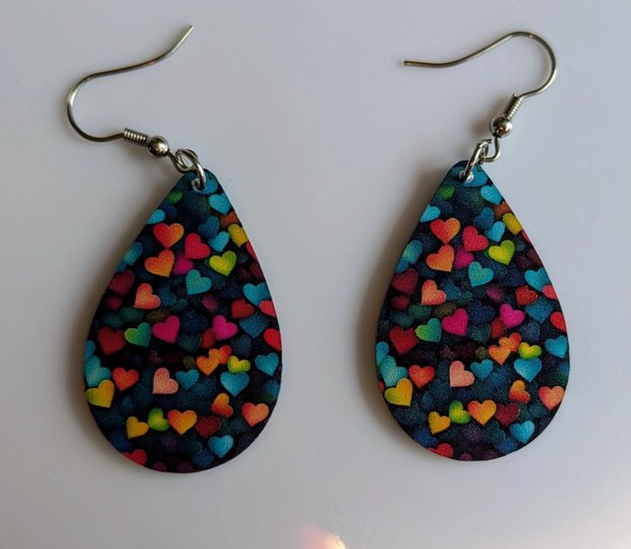 Boucles d'oreilles coeurs colorées - photo numéro 3