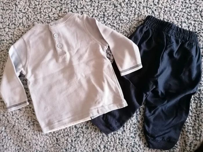 Tee-shirt et pantalon de jogging garçon taille 6 mois - photo numéro 2