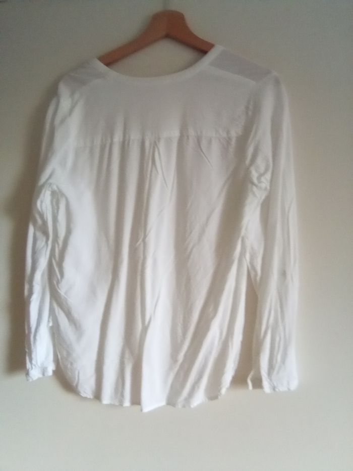 Blouse blanche - photo numéro 2