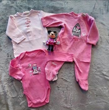 Lot pyjamas et body Minnie