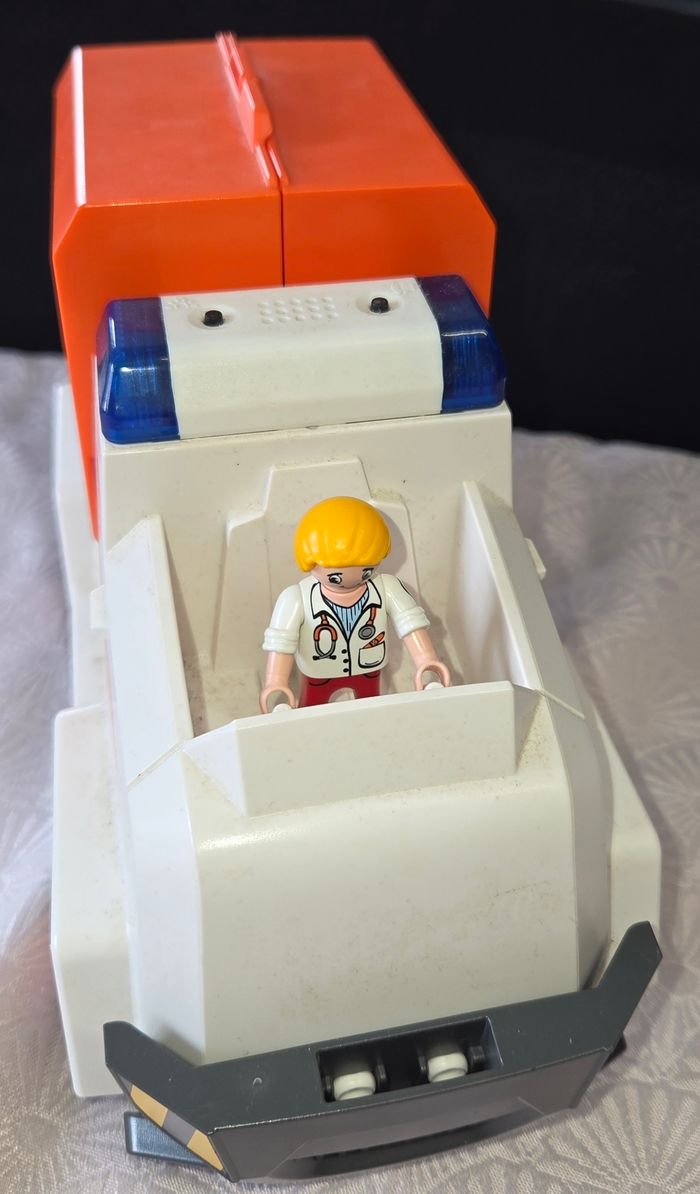 Ambulance playmobil - photo numéro 4
