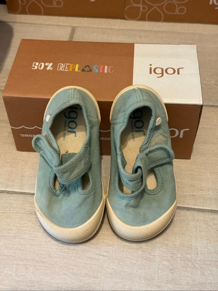 Chaussure IGOR t-bar canvas couleur matcha