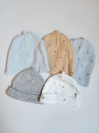 Lot de 5 bonnets bébé