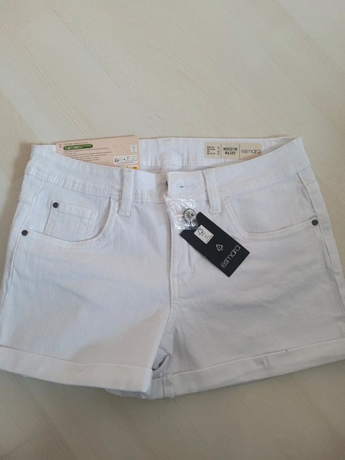 Short court blanc taille 38 neuf
