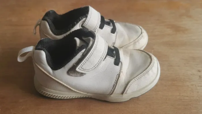 🌼Baskets enfant Decathlon T25 👟 scratch + lacets élastiques  pratique école  sport👟 - photo numéro 4