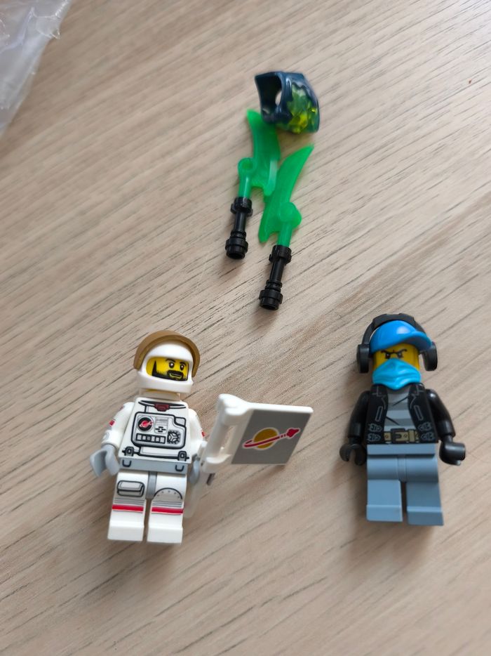 2 personnages Lego