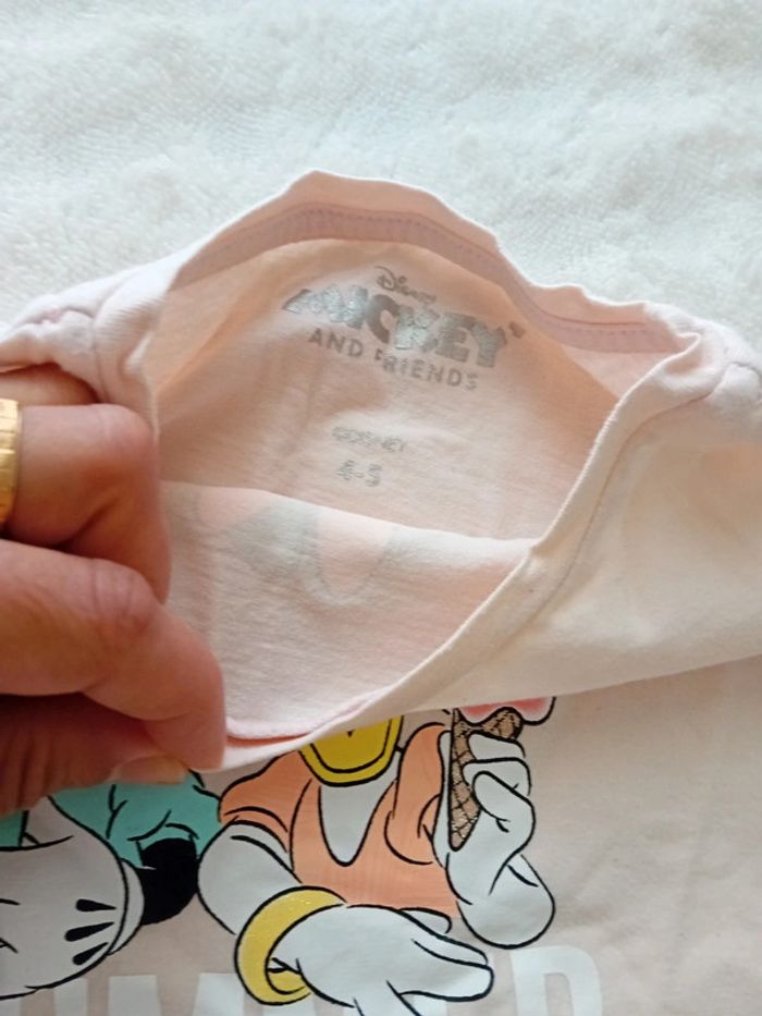Tshirt fille 4/5ans Disney 🌸🩷 - photo numéro 3