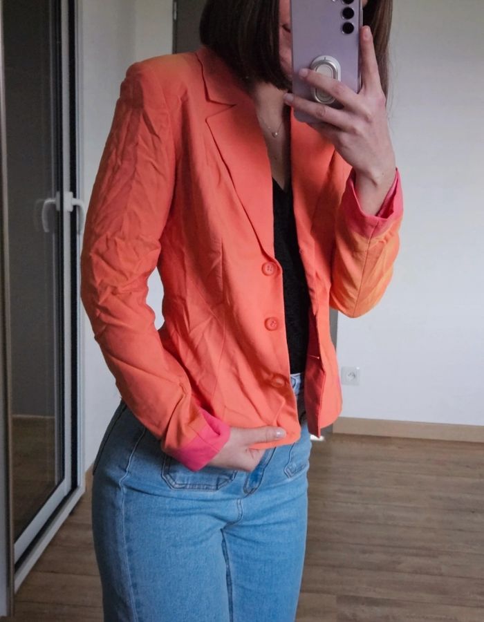 Veste blazer rose et orangée de chez Helena Sorel - photo numéro 7
