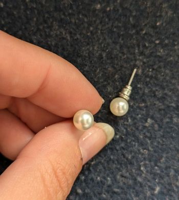 Petites boucles d'oreilles nacrées