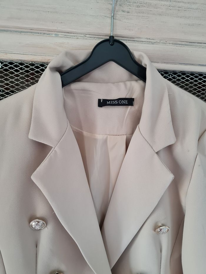 Très beau blazer beige - photo numéro 3