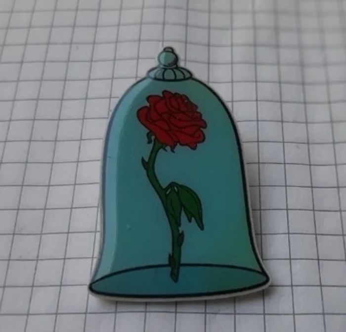 Pins broche disney rose