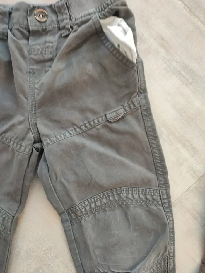Lot de pantalons 4 ans bien abîmés - photo numéro 5