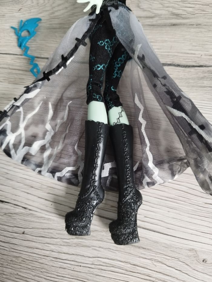 Poupée Monster high Frankie Stein ghouls rule - photo numéro 9