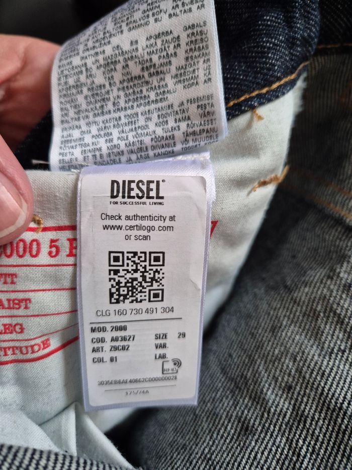 Jeans "Diesel Library" - photo numéro 8