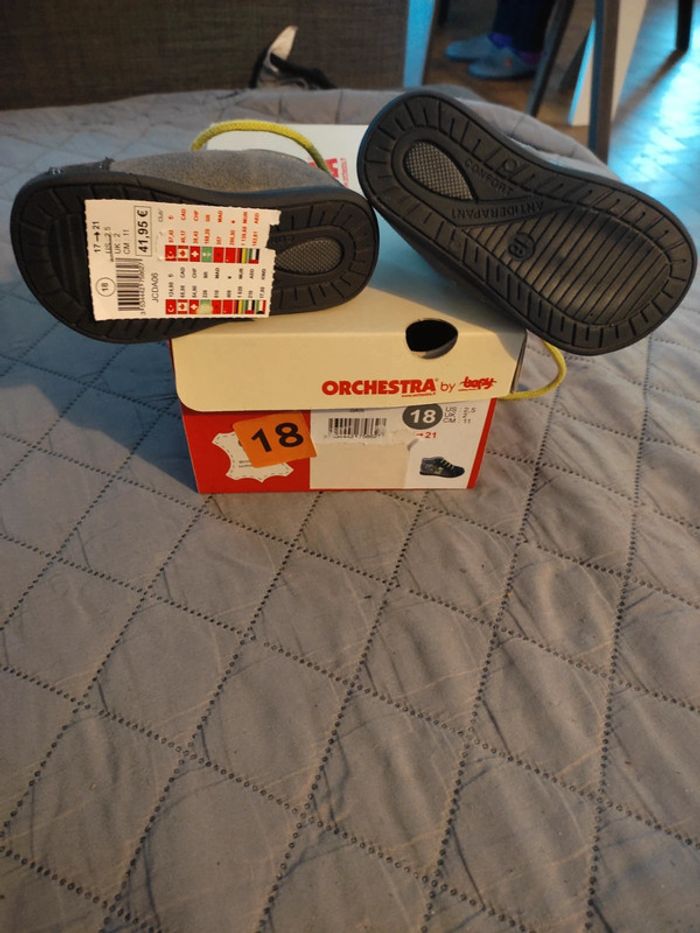 Chaussures 18 neuve - photo numéro 2