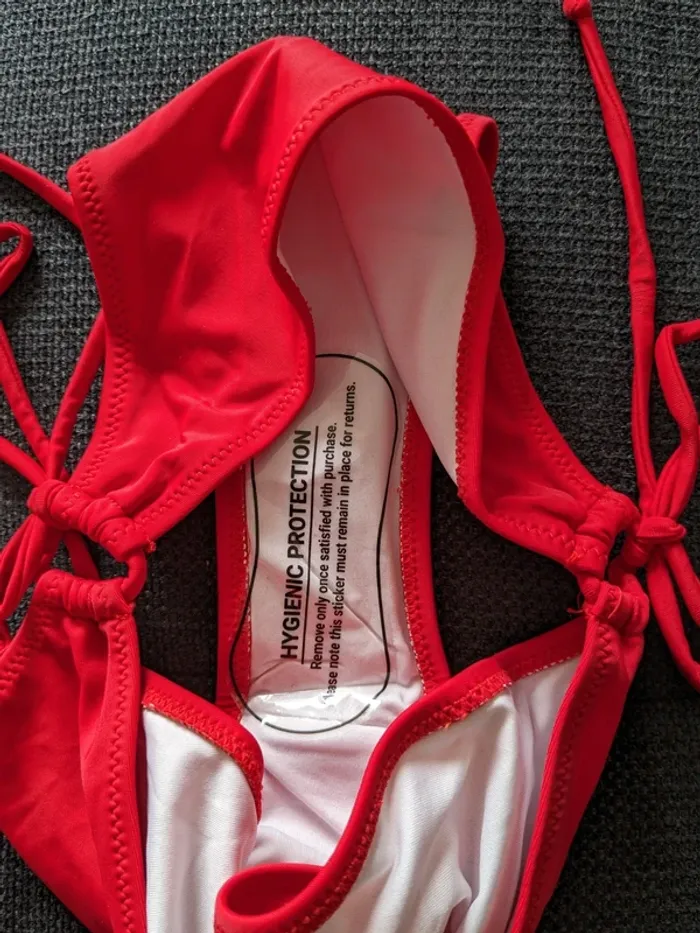 Bain de maillot de bain rouge neuf - photo numéro 8