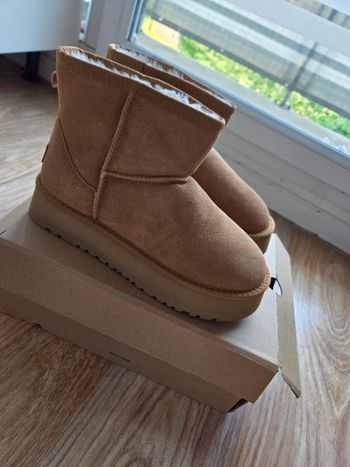 Bottine ugg marron neuve 39