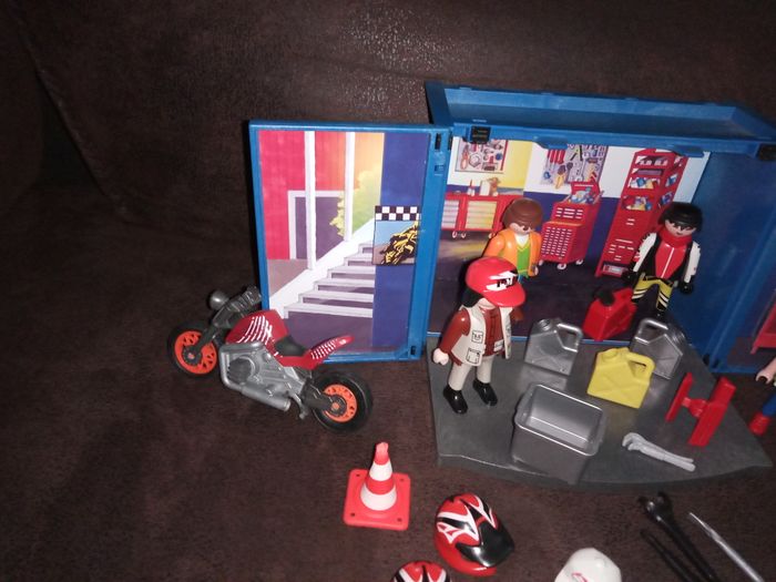 Petit Atelier Moto transportable "Playmobil" (incomplet) - photo numéro 2