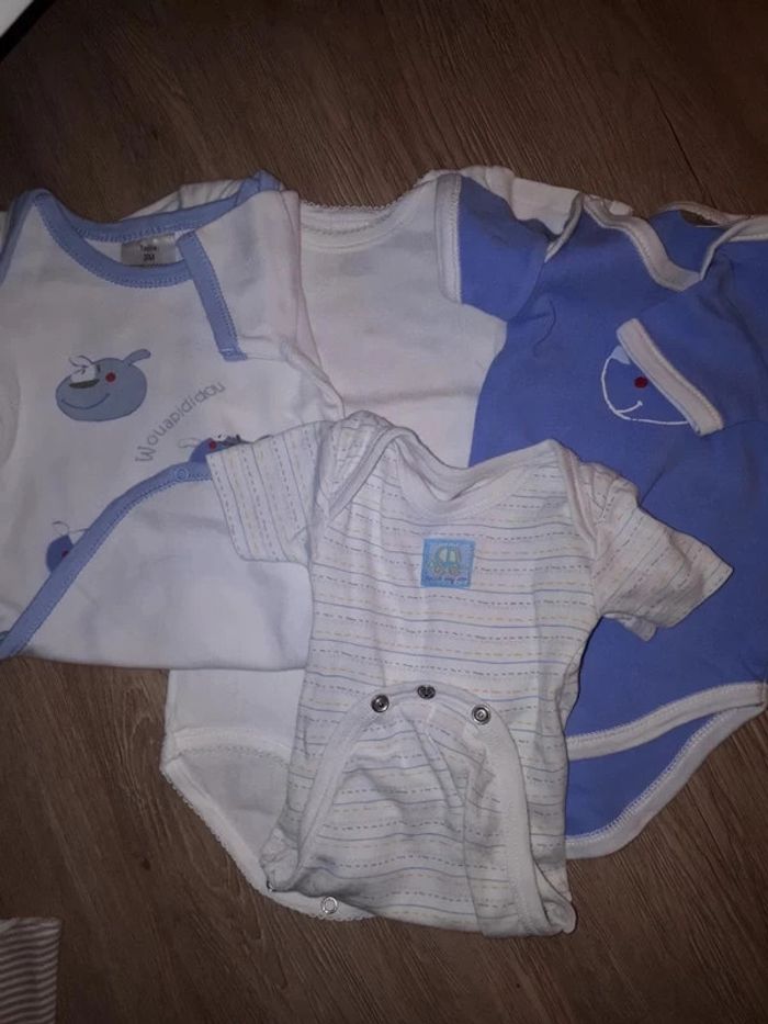 Lot bodies 3 mois été - photo numéro 2