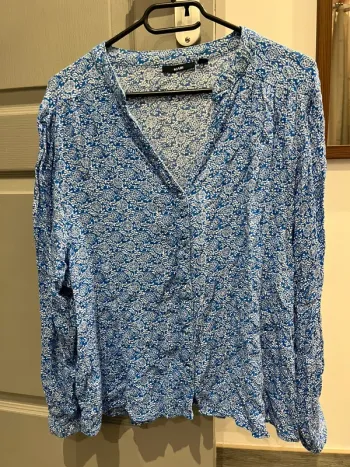 Chemise bleue fleurie
