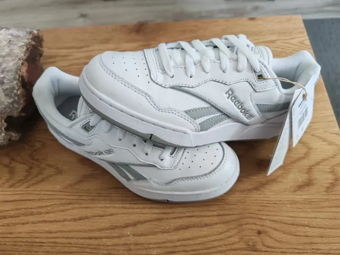 Baskets Reebok BB 4000 II 36.5 Blanc et Gris - photo numéro 2