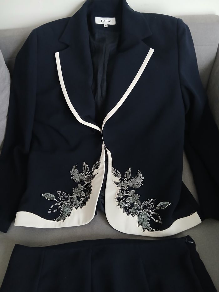 Tailleur Veste et jupe - photo numéro 2