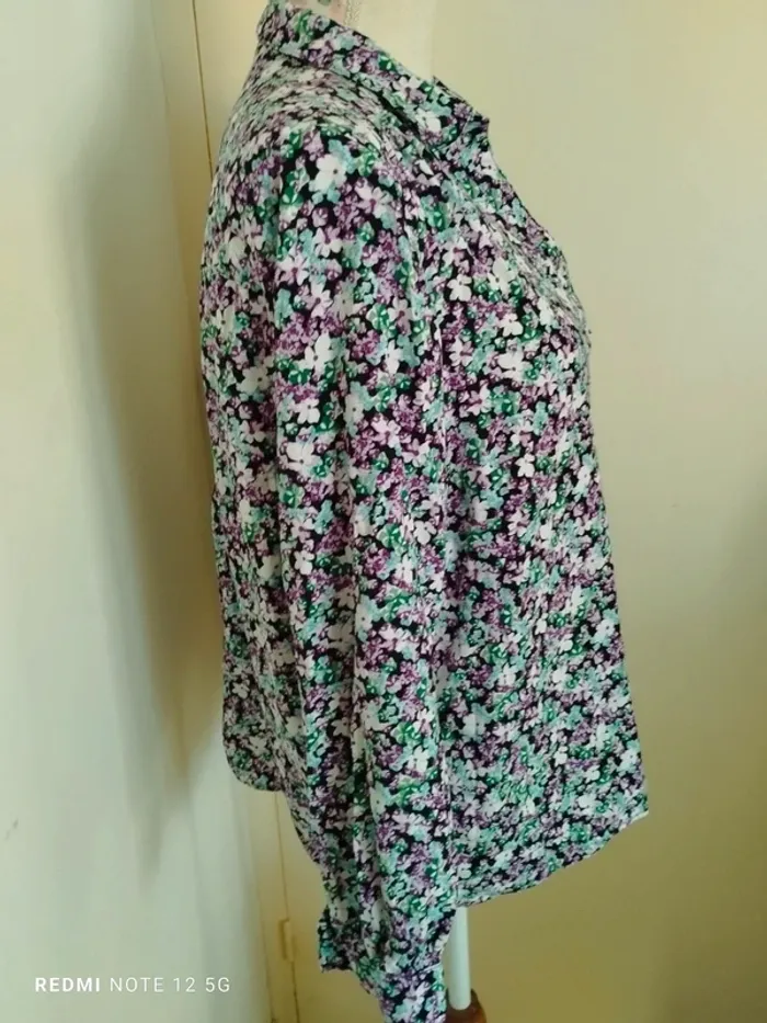 Jolie Blouse Fleuries taille 42 - photo numéro 4
