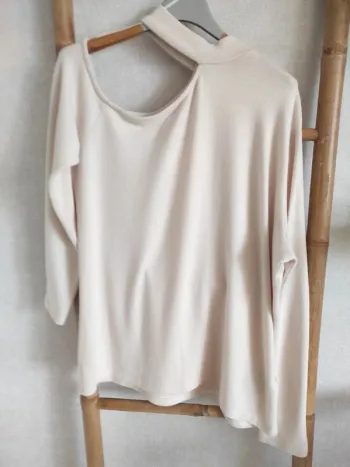 Pull épaules dénudées