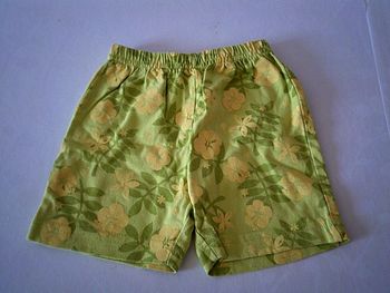 Short vert taille 3 mois -mixte