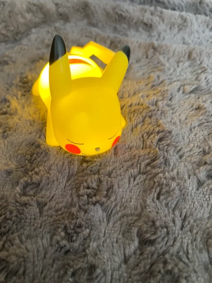 lampe Pikachu veilleuse piles incluses - photo numéro 8