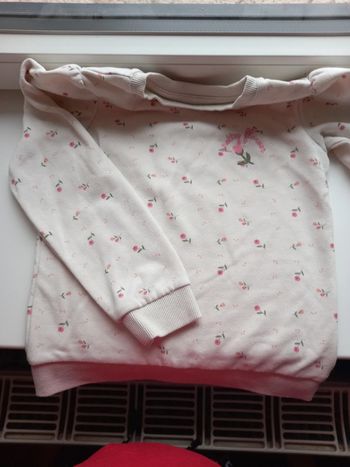 Sweat fleuri