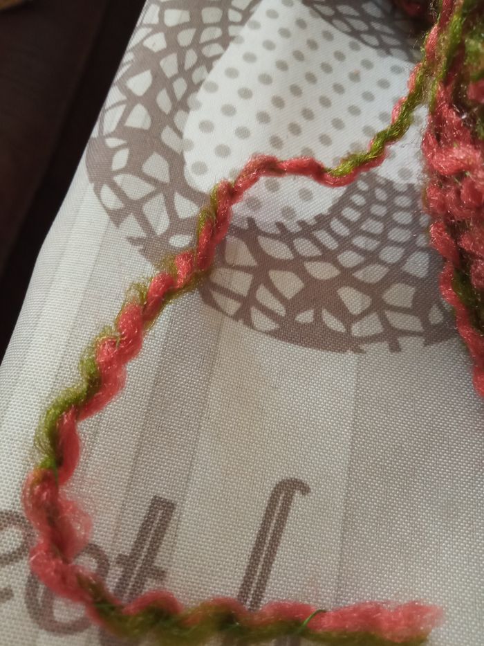 Lot de 8 Pelotes Fantaisies Rouge et Vert (650g) - photo numéro 3