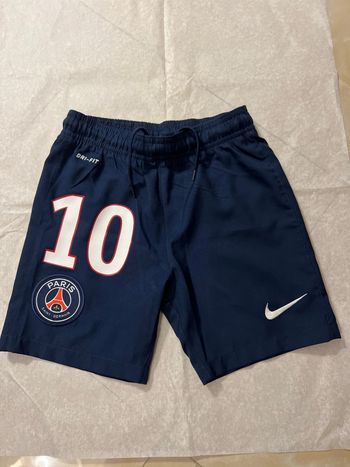 Short de foot Nike Neymar , équipe Paris Saint-Germain taille 6/8 ans authentique proche du neuf