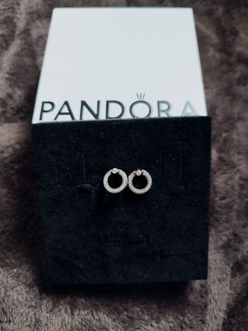 Boucles d'oreilles Pandora neuve