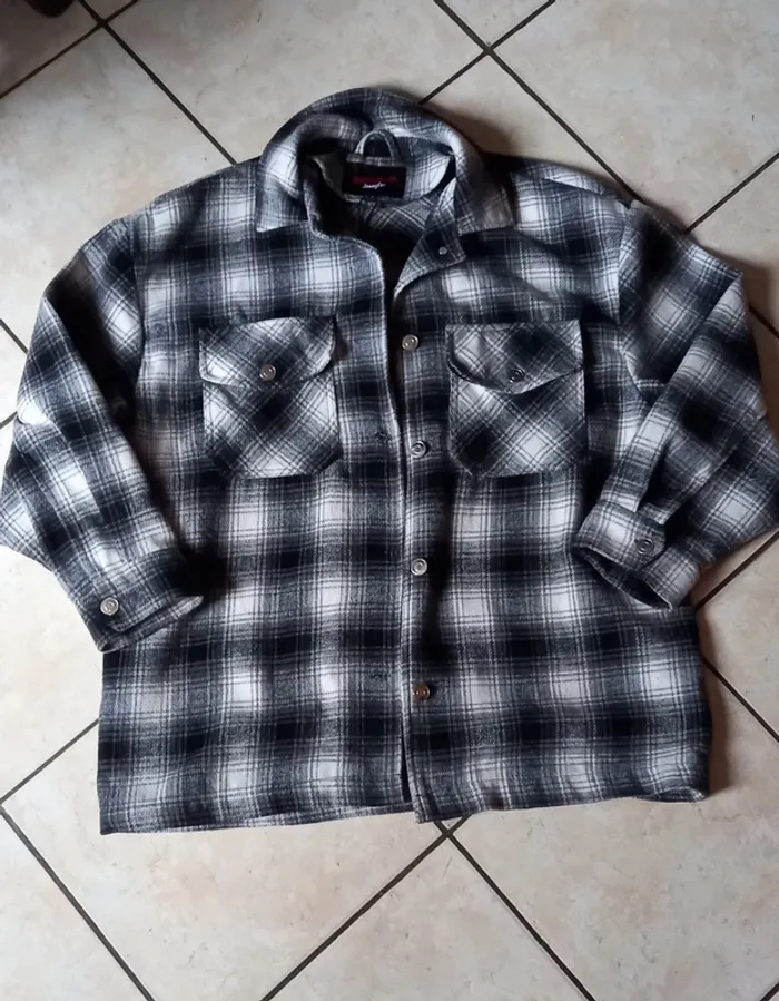 Veste à carreaux