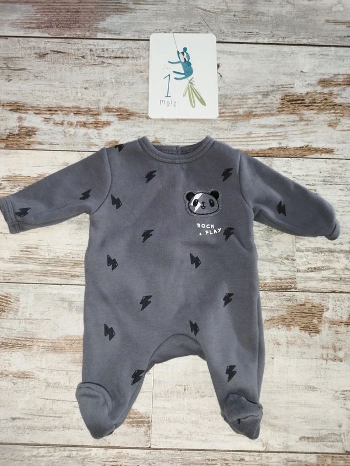 Pyjama 1 mois - photo numéro 2