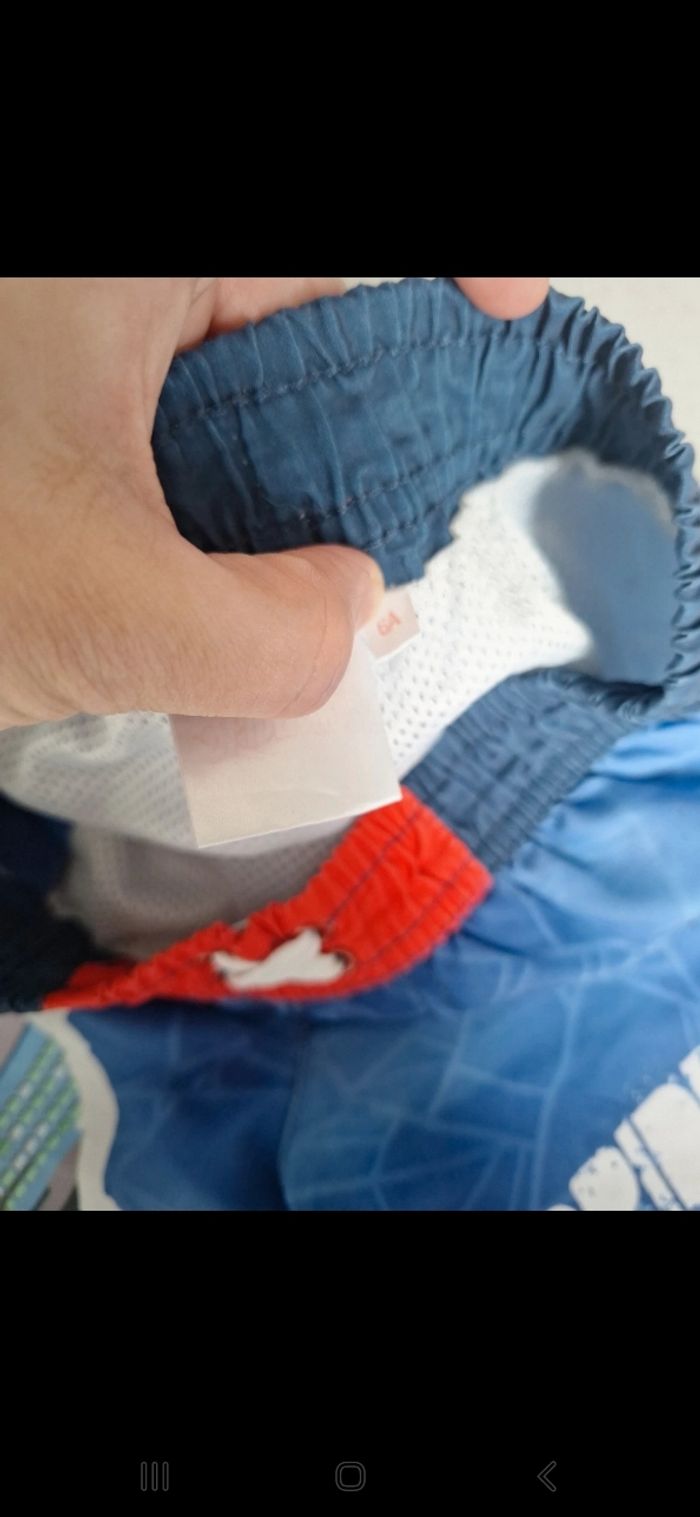 Short de bain spiderman taille 6 ans - photo numéro 2