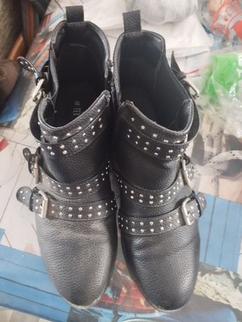 Bottines neuves sans étiquette