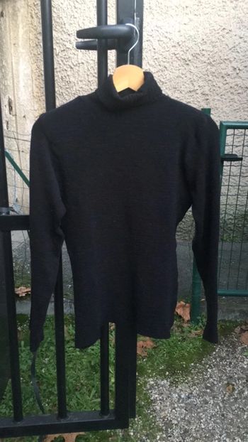 Col roulé en maille