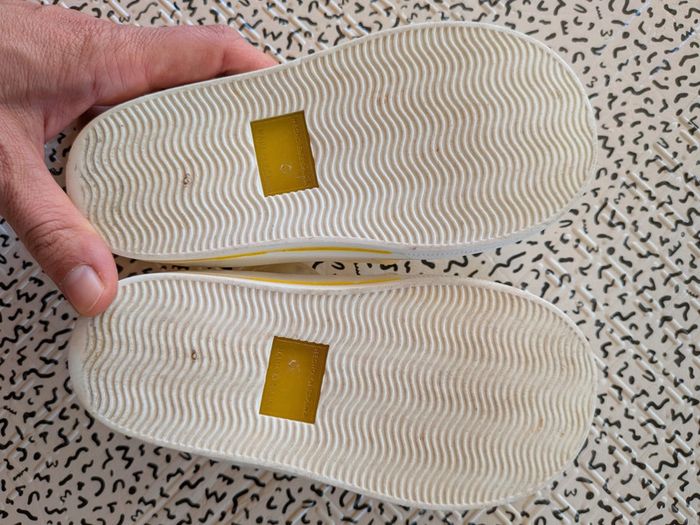 Sandales de plage IGOR pointure 26 jaunes - photo numéro 3