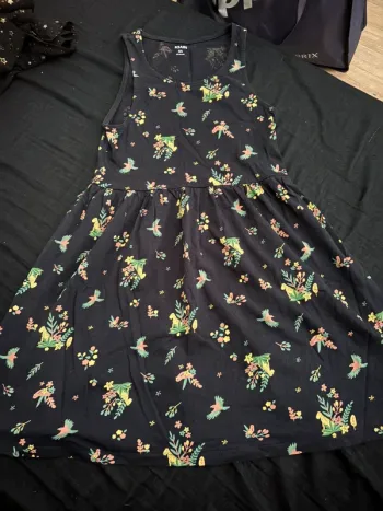 Robe à bretelles avec motifs