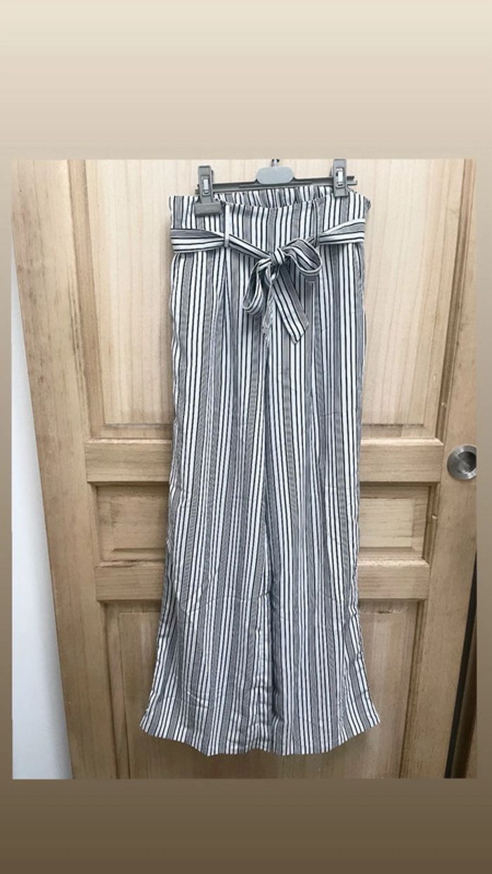 Pantalon fluide large à rayures avec ceinture nouée – Taille haute XS