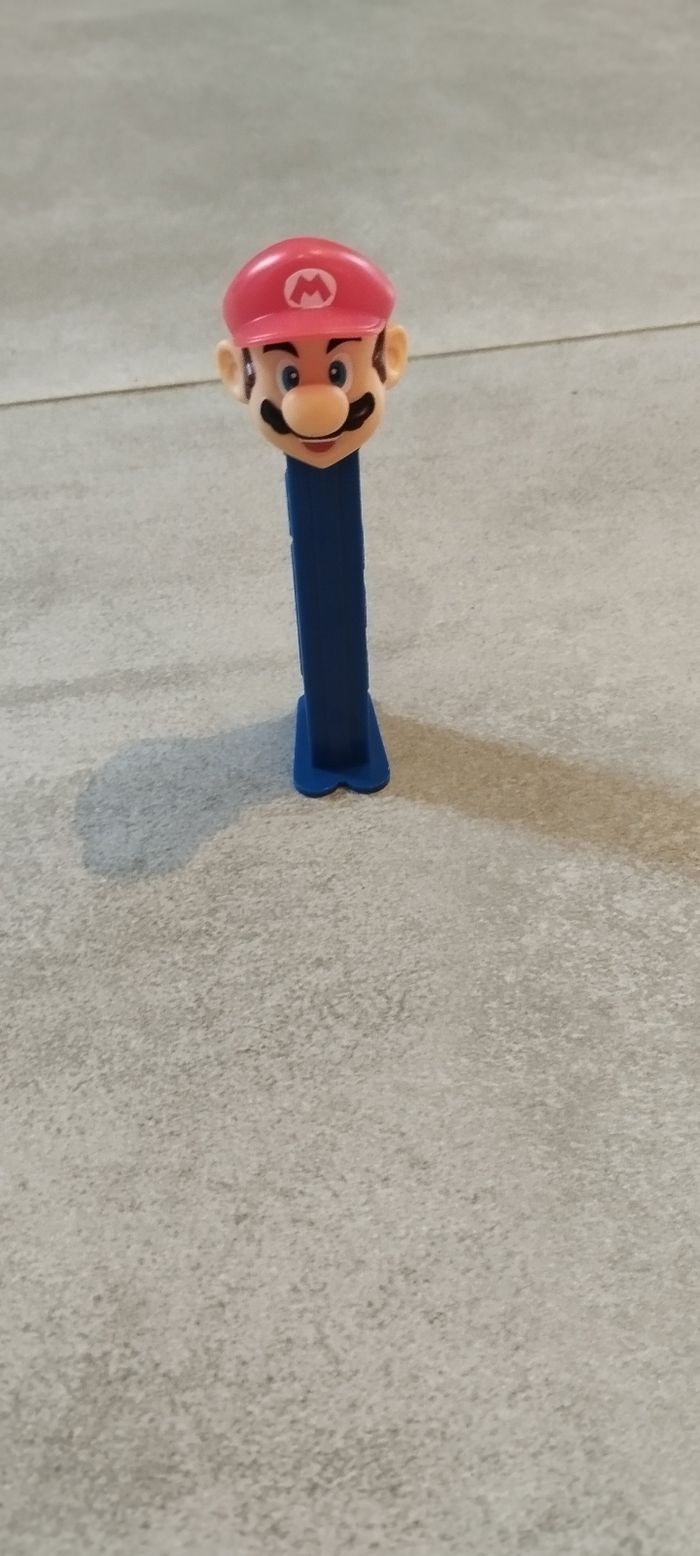 Distributeur PEZ Mario