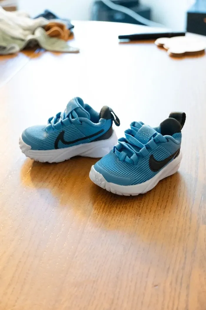 Basket NEUVE nike star runner 4 - photo numéro 2