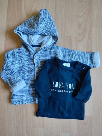Lot Gilet doublé à capuche Kimbaloo + t-shirt manches longues neuf Kiabi en 1M