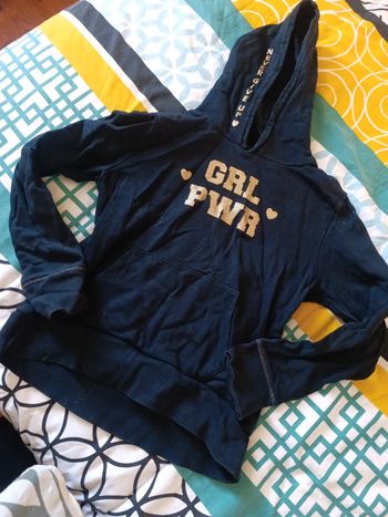 Sweat à capuche taille 12 ans